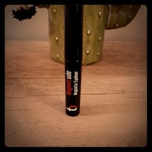 Tori Belle Magnetic Liner Brown-used once!